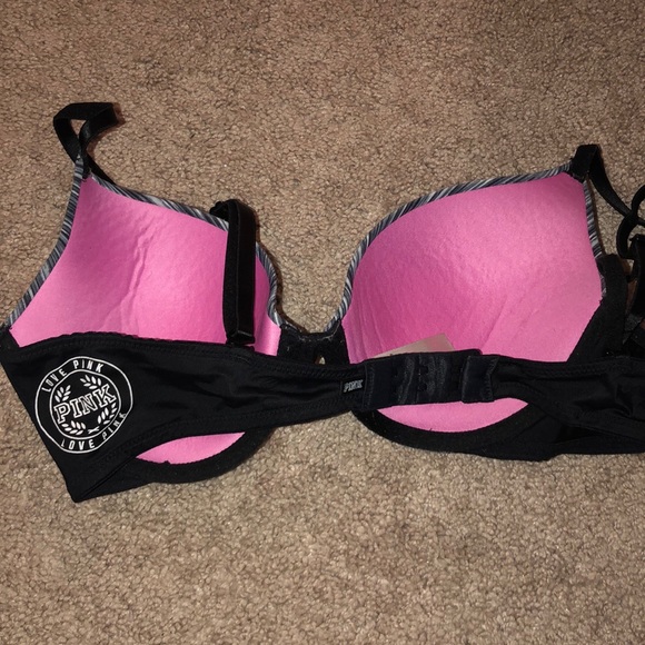 Pink bra! - Picture 2 of 3